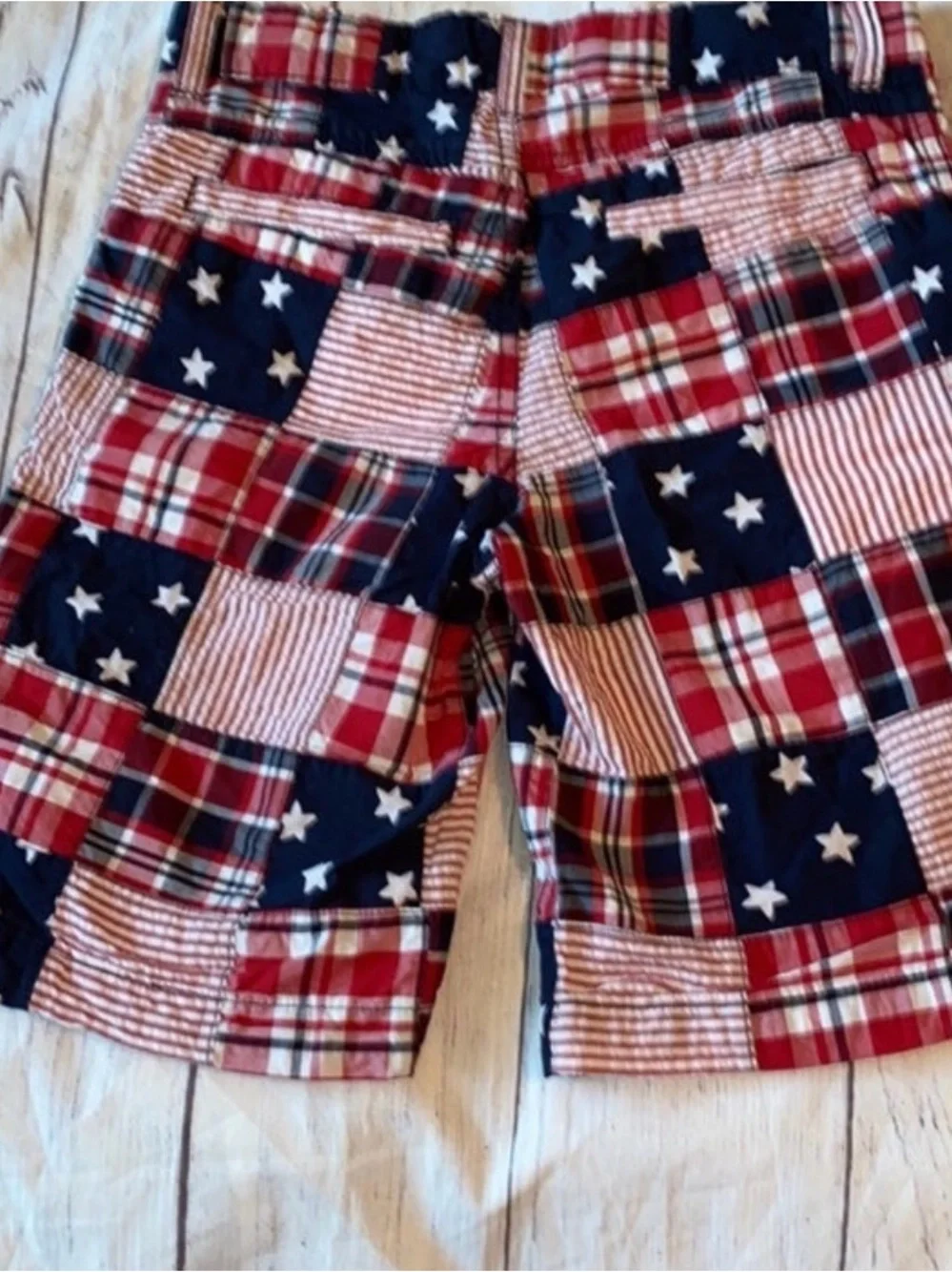 💐 10 for $50 Gymboree Red & Navy Patchwork Star Plaid Shorts